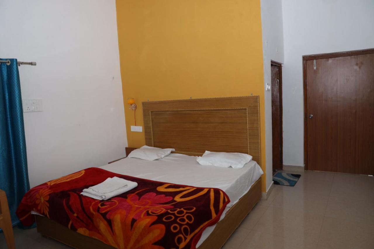 Hello India Home Stay Кхаджурахо Экстерьер фото