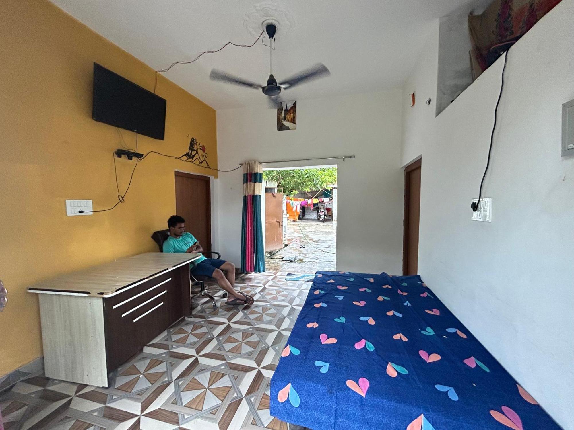 Hello India Home Stay Кхаджурахо Экстерьер фото